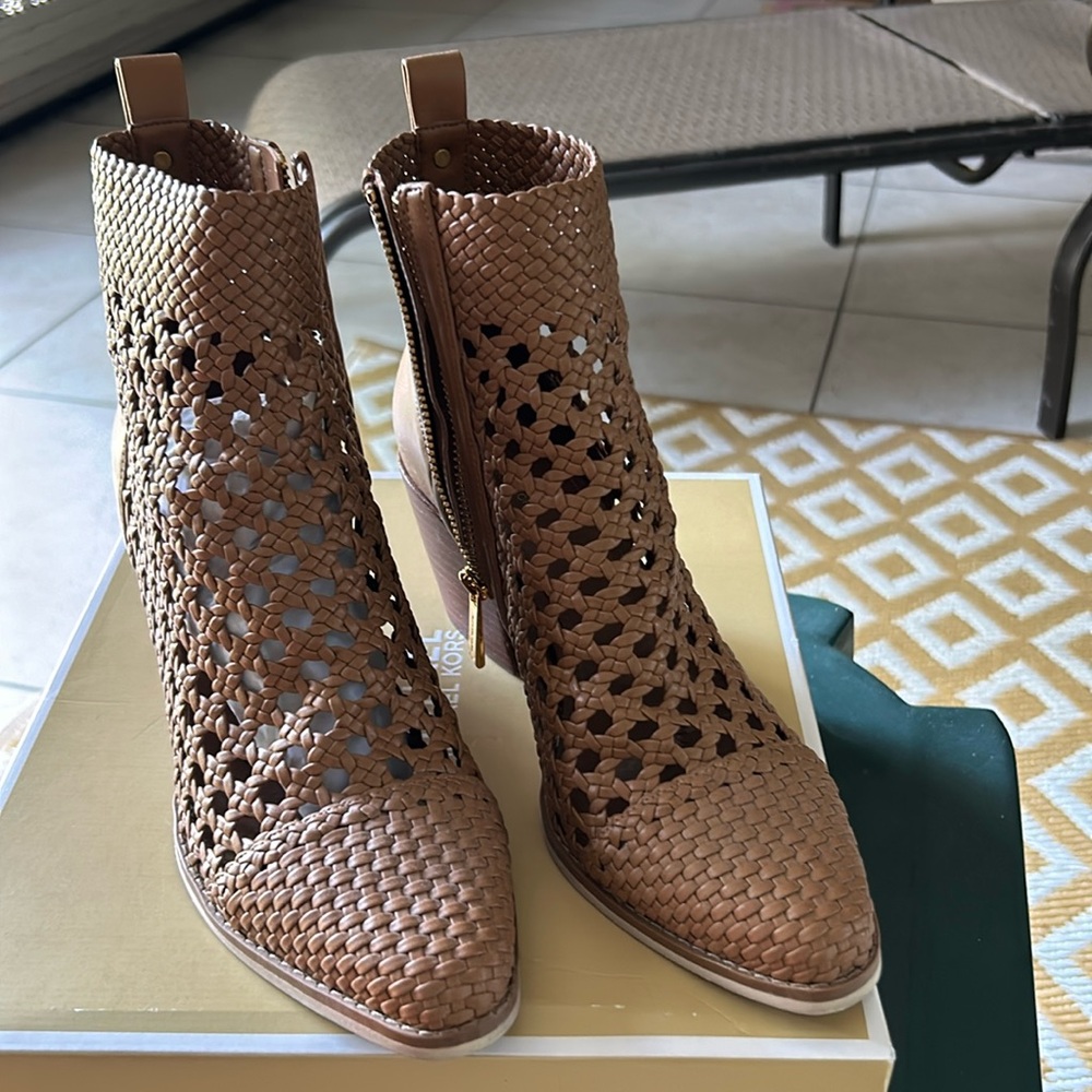 Michael Kora Augustine woven ankle mid bootie size 6.5 with original box.